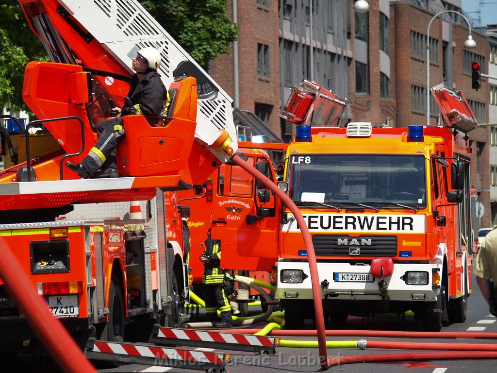 Dachstuhlbrand Koeln Kalk Kalker Hauptstr   P238.JPG